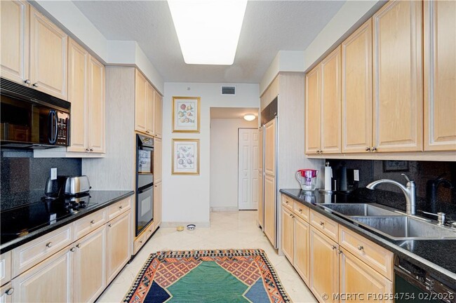 Building Photo - 3200 N Ocean Blvd