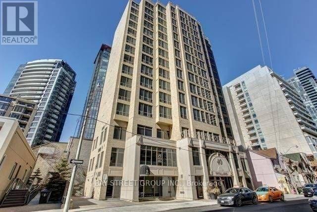 Building Photo - 40-1540 Scollard St