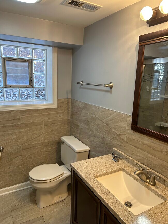 Foto del edificio - 3532 N Oriole Ave