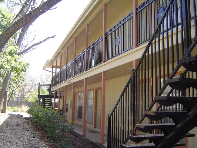 Balconies - Envoy Apartments