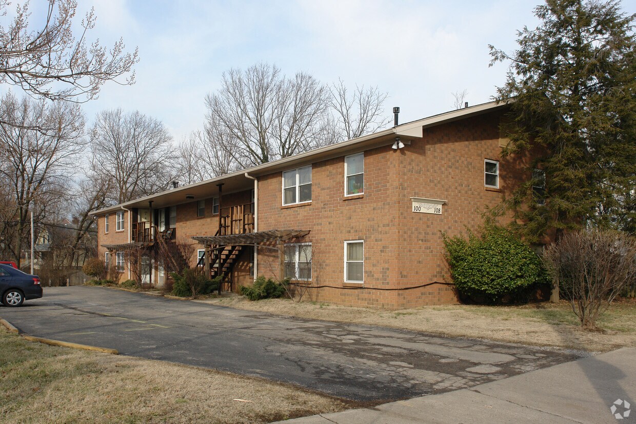 Primary Photo - 100-108 N Bayly Ave