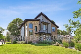 Building Photo - 2800 S Dexter Way