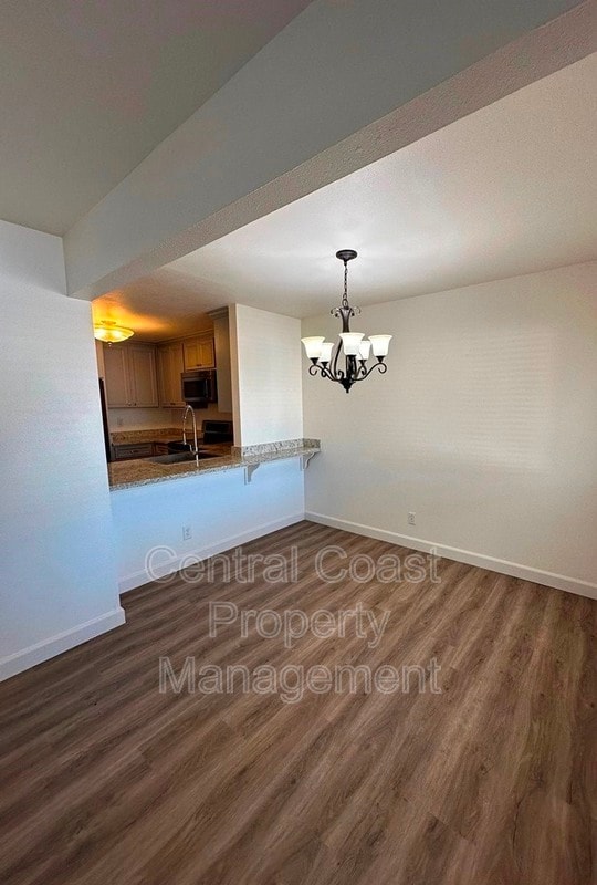 Building Photo - 1055 Padre Dr