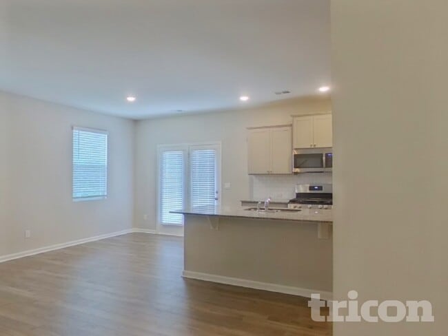 Building Photo - 864 Bentley Dr