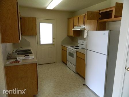 Building Photo - 302 Cedar Ridge Dr