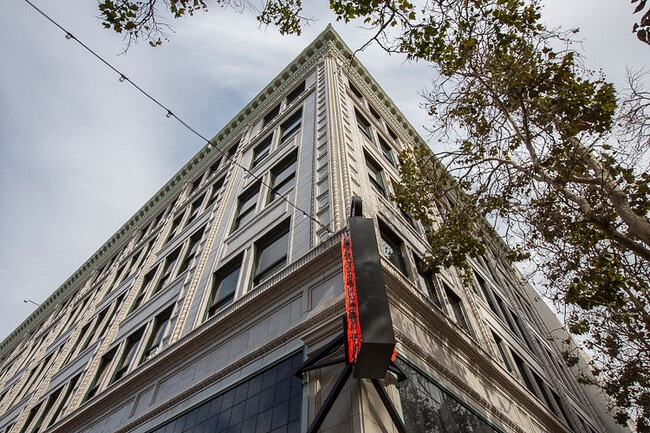 Building Photo - 210 S 1st St