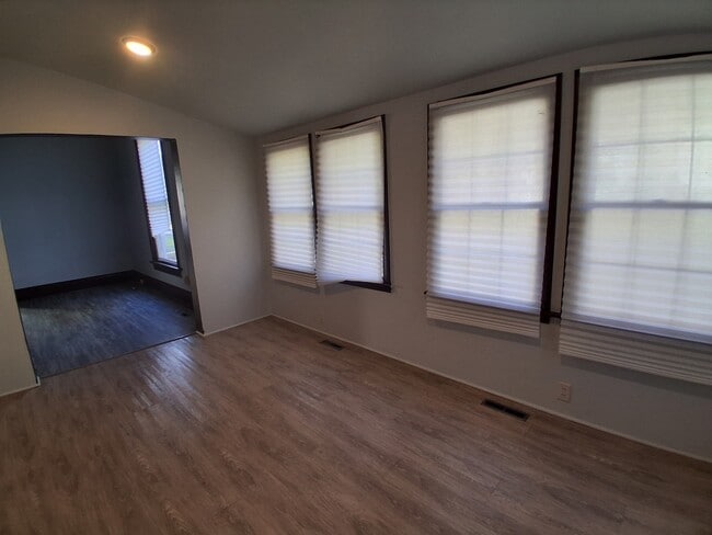 Foto del edificio - 54 Columbus St