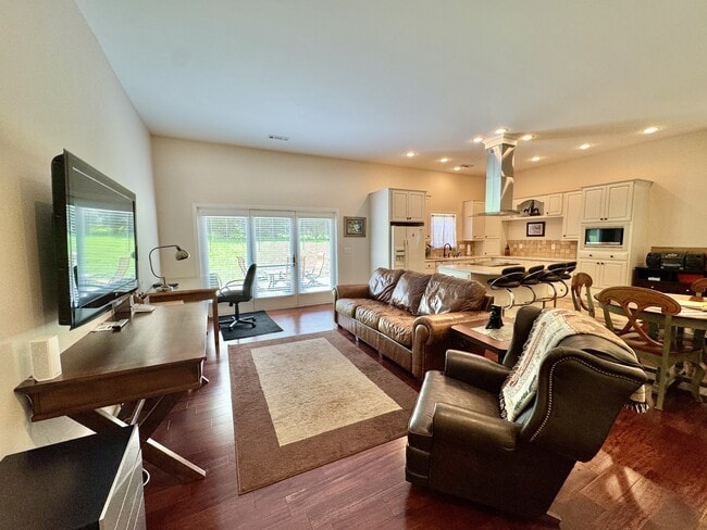Foto del edificio - 1220 Davis Ferry Rd