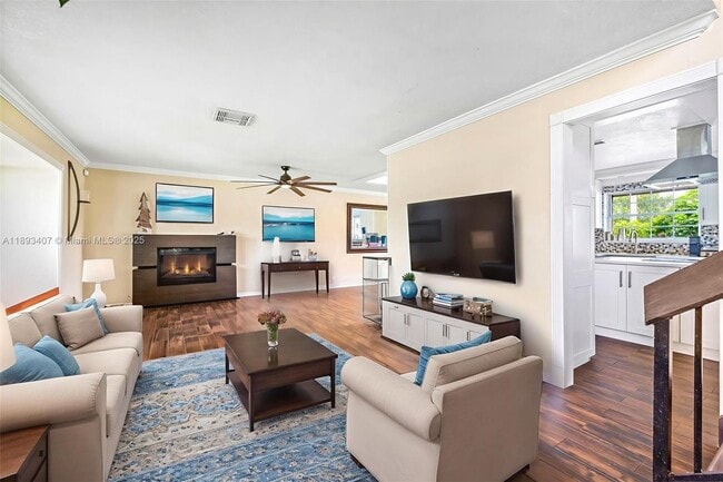 Foto del edificio - 16530 Royal Poinciana Ct