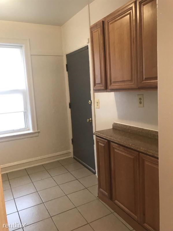 Building Photo - 1 br, 1 bath Apartment - 7916 S DOBSON AVE