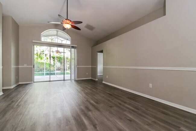 Building Photo - 1102 Timber Trace Dr