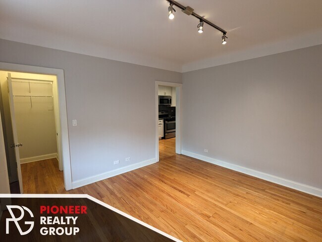 Foto del edificio - 2329 N Rockwell St