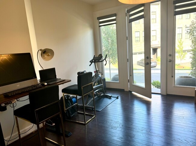 Building Photo - 23023 Sullivans Cove Sq