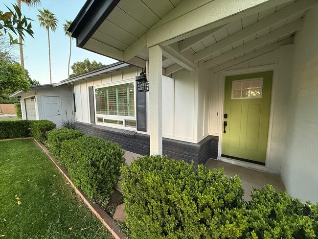 Photo - 8161 N 1st Dr House