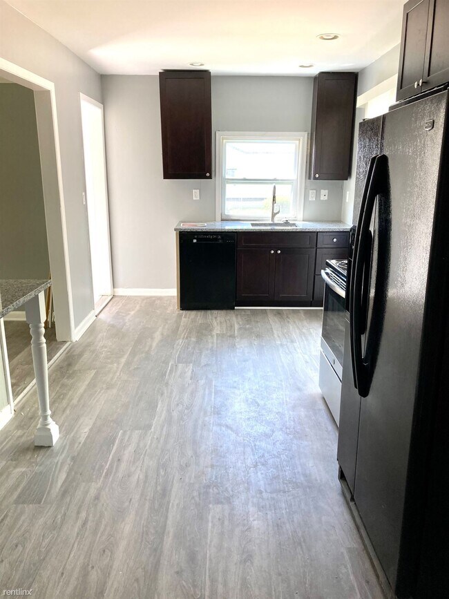 Building Photo - 3 br, 1.5 bath House - 3348 John Daly St