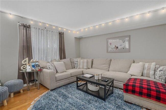 Foto del edificio - 3524 W Shore Rd