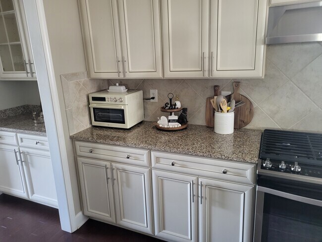Building Photo - 772 Firefly Ct