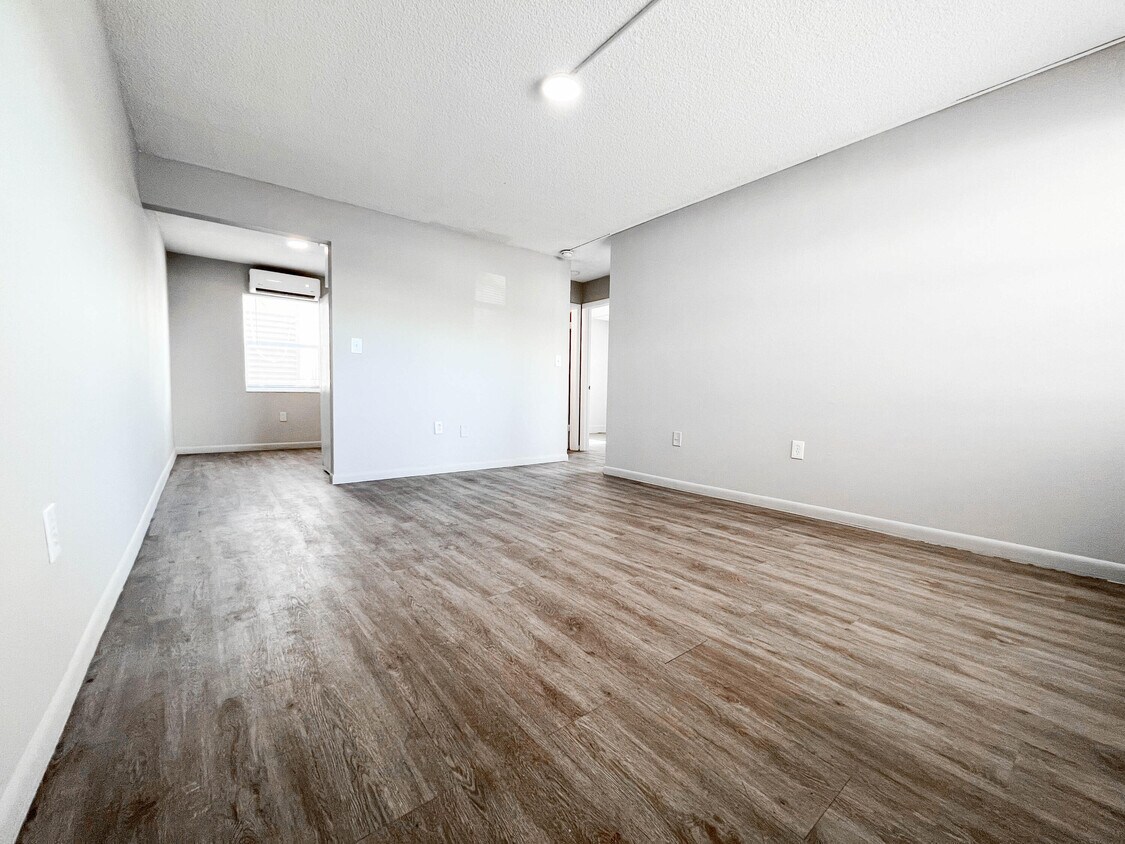 Foto principal - 301 S 3rd St