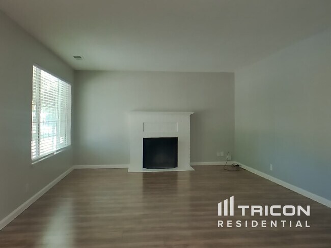 Building Photo - 5041 Whittier Drive Sacramento CA