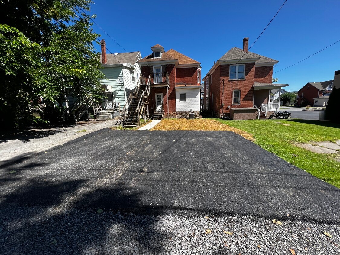 Primary Photo - 807 N 2nd St