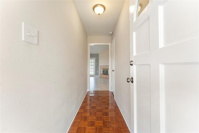 Building Photo - 1322 Dorsetshire Dr