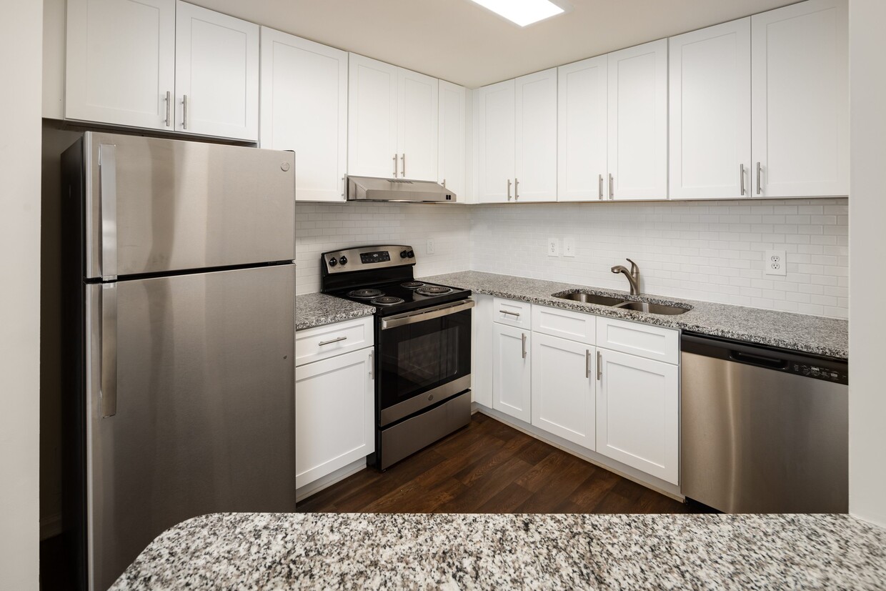 Primary Photo - Wesley Hampstead Apartments at Lithia Springs