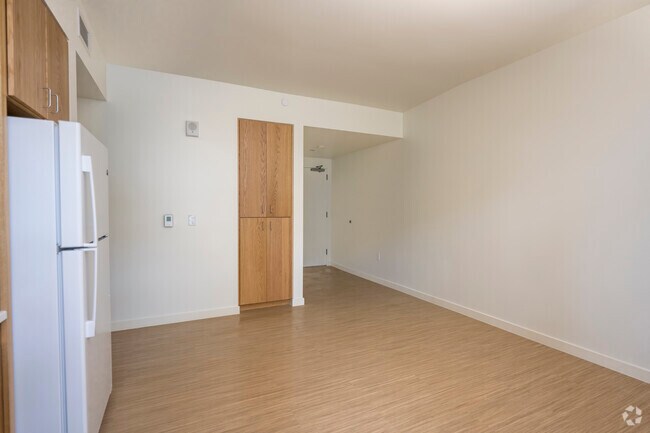 2 habitaciones, 1 baño, sala de estar - The Kelsey Civic Center