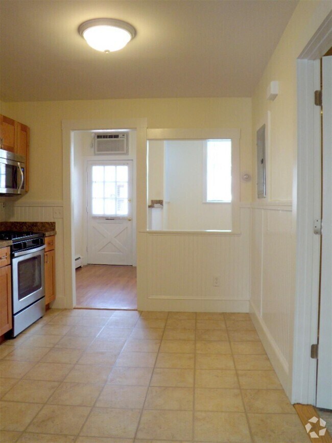 Building Photo - 304 Highland Ave