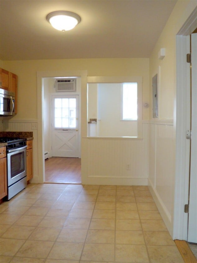 Primary Photo - 304 Highland Ave
