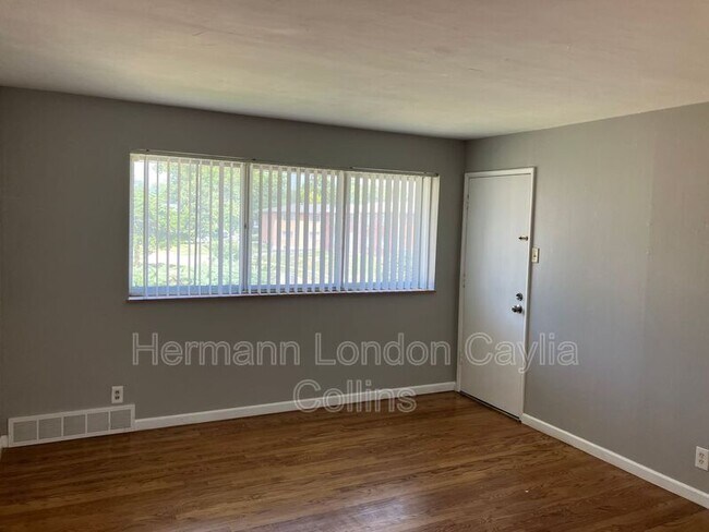 Foto del edificio - 7406 Olian Dr