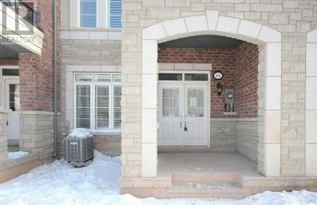 Building Photo - 3055 Preserve Dr