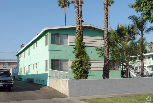 Building Photo - 1782-1798 Loma Vista St