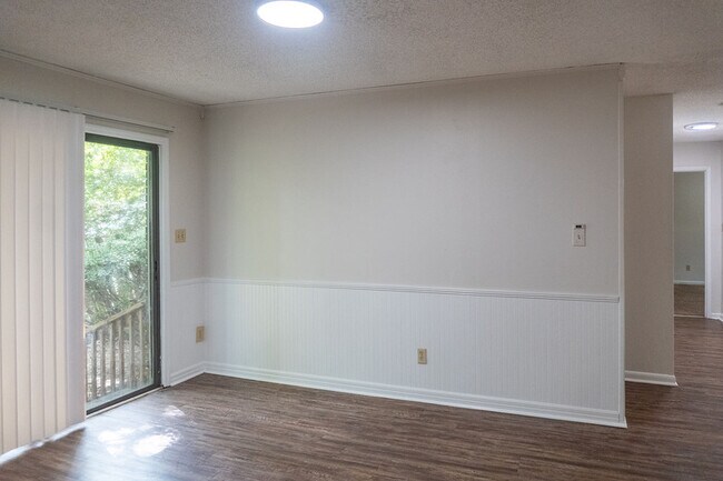 Foto del edificio - 1409 Lehigh Dr