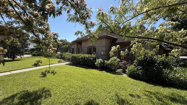Foto del edificio - 11527 Cedar Creek Dr