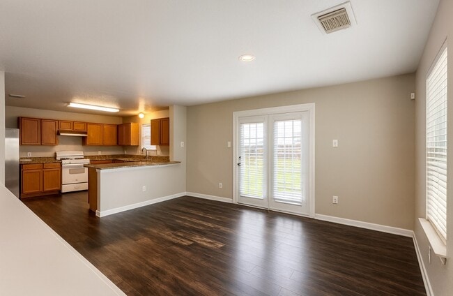 Foto del edificio - 6731 Providence View Ln