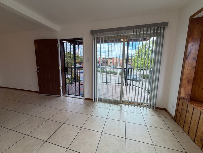 Foto del edificio - 1307 Rufina Ln
