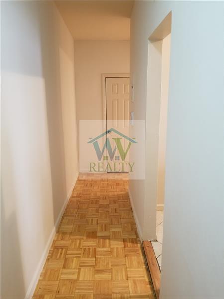 Foto del edificio - 2346 Ryer Ave