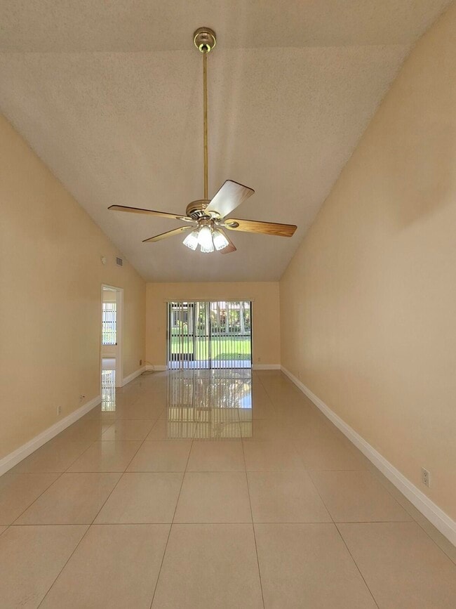 Building Photo - 480 Hardwood Pl