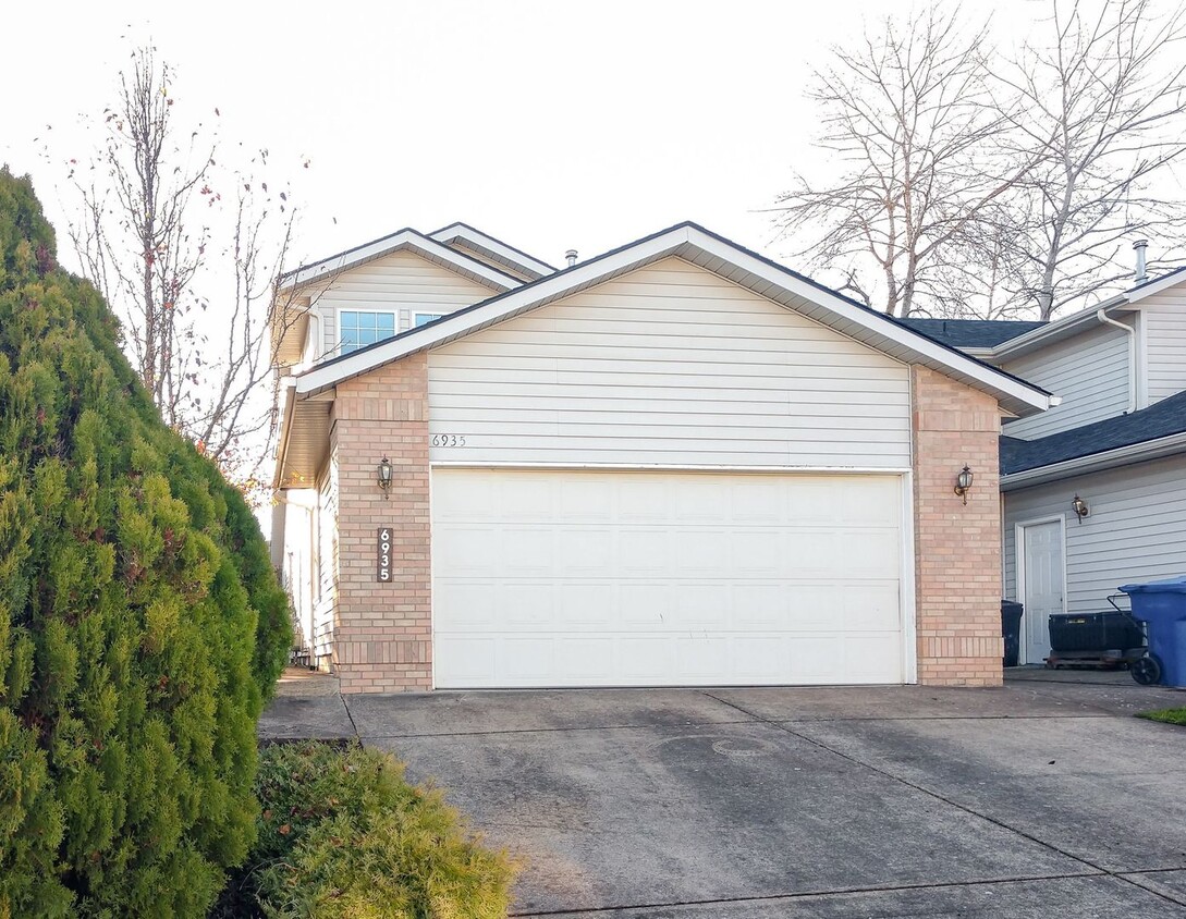 Foto principal - 6935-6937-6937 Ridgetop Dr NE