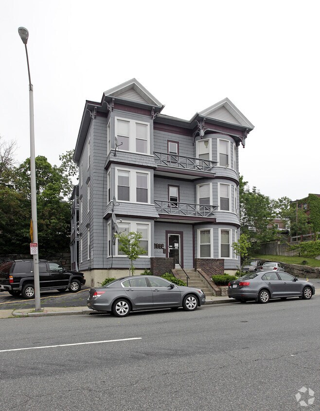 10 Lancaster St, Worcester, MA 01609 Apartments in Worcester, MA