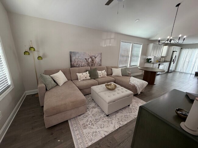Foto del edificio - 6690 Eastbrook Ave SW