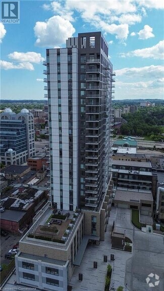 Building Photo - 55 Duke St W