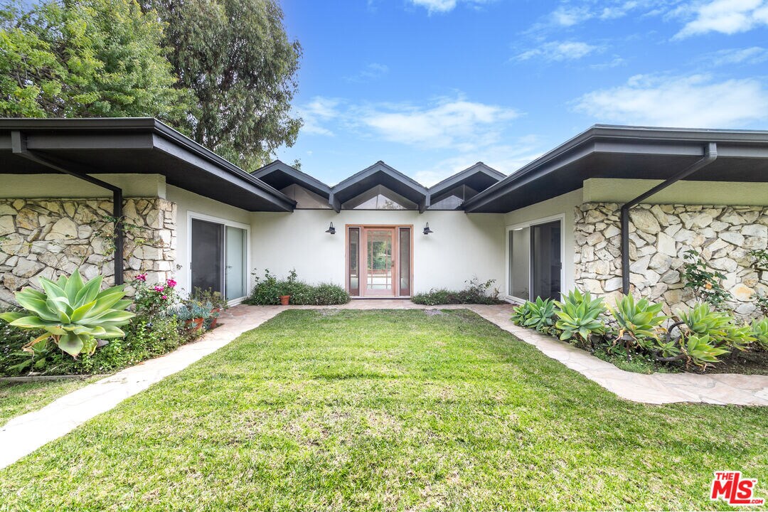 Foto principal - 656 N Bonhill Rd