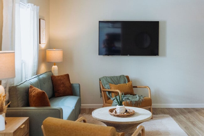 Building Photo - 308 Lamont St