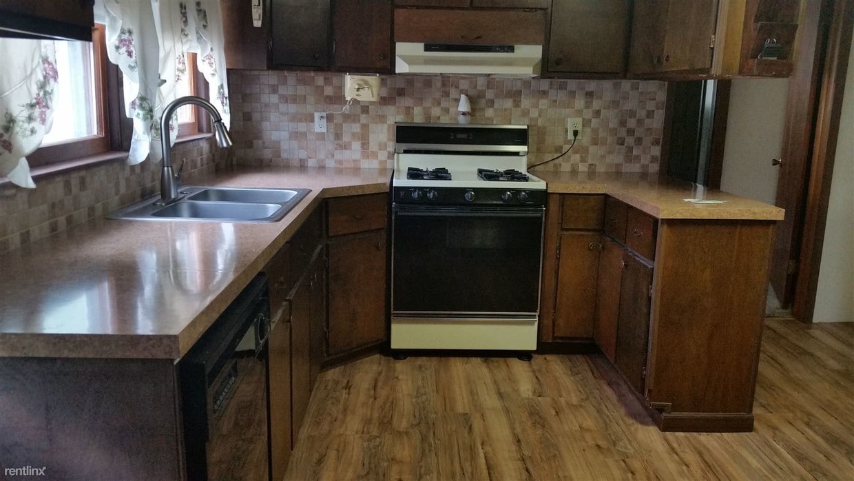 Building Photo - 402 E Ottawa St