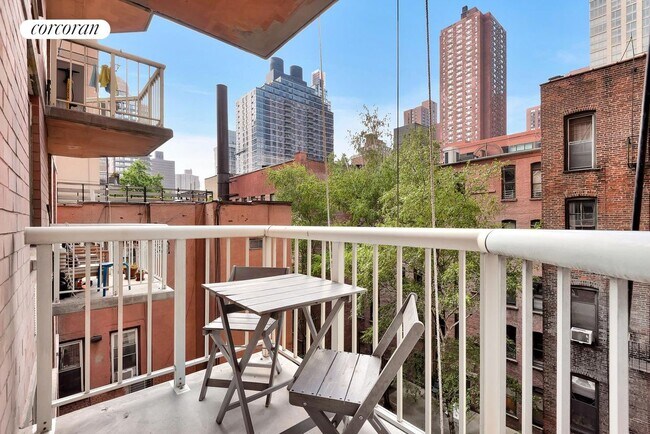 Foto del edificio - 206 E 95th St