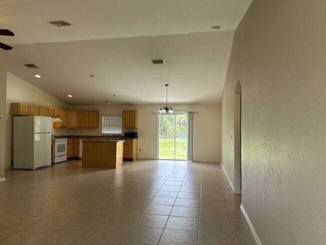 Foto del edificio - 4569 Balsey St