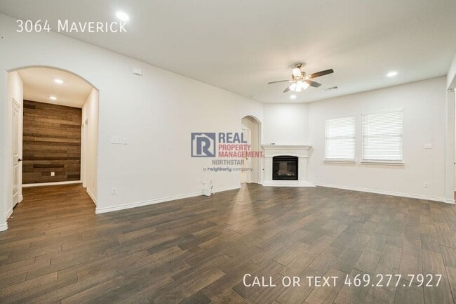 Building Photo - 3064 Maverick-