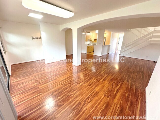 Foto del edificio - 94-31 Kuahelani Ave