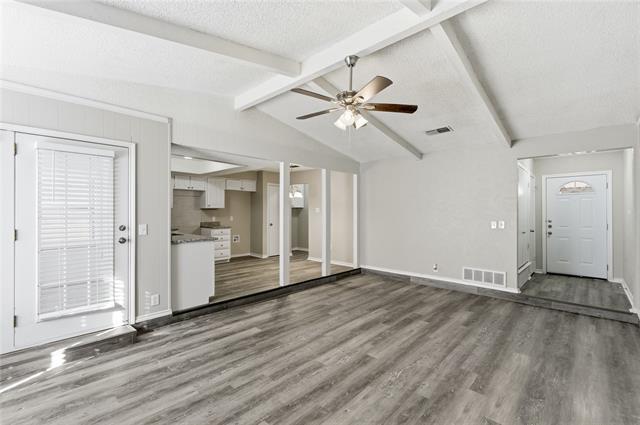 Foto del edificio - 420 Thomas Chapel Dr